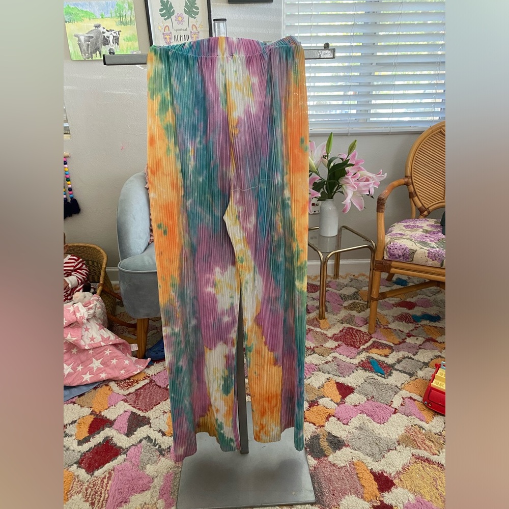 Colorful silky flowing ribbed pants